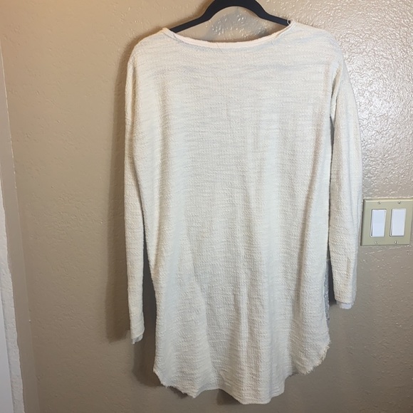 Free People Women’s S Overeized Ivory & Silver Leopard Sequin V-Neck Knit Tunic - Picture 6 of 9